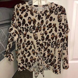 Veveret leopard print blouse size small